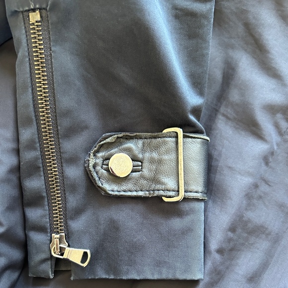 Elie Tahari - Picture 4 of 6